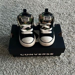 Toddler boys converse
